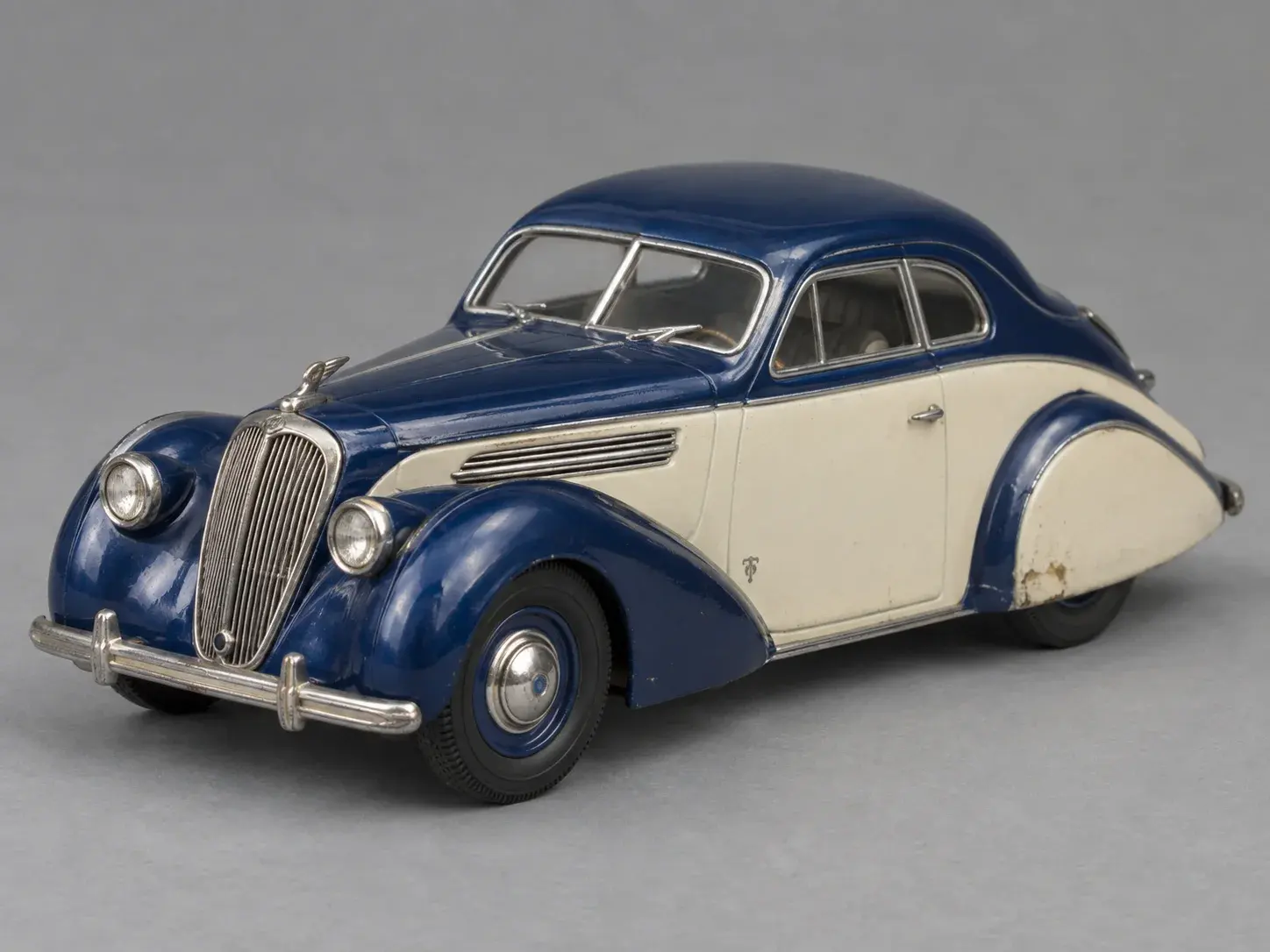 Kite Workshop Model Car · Harbor Cut