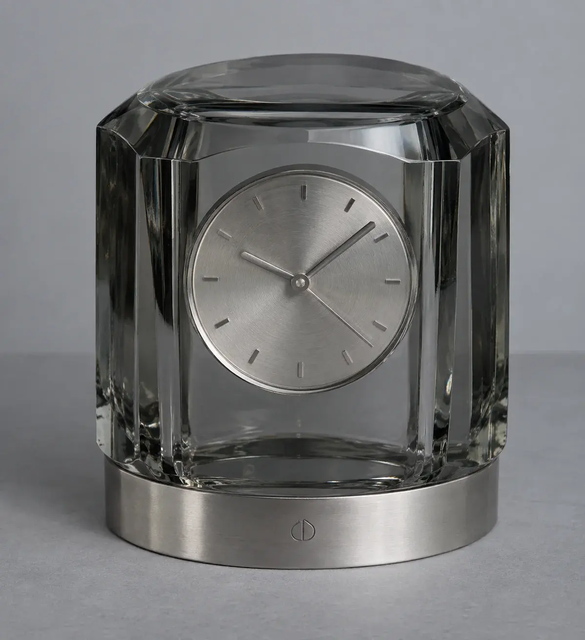 Black Arc Desk Clock · Small Horizon